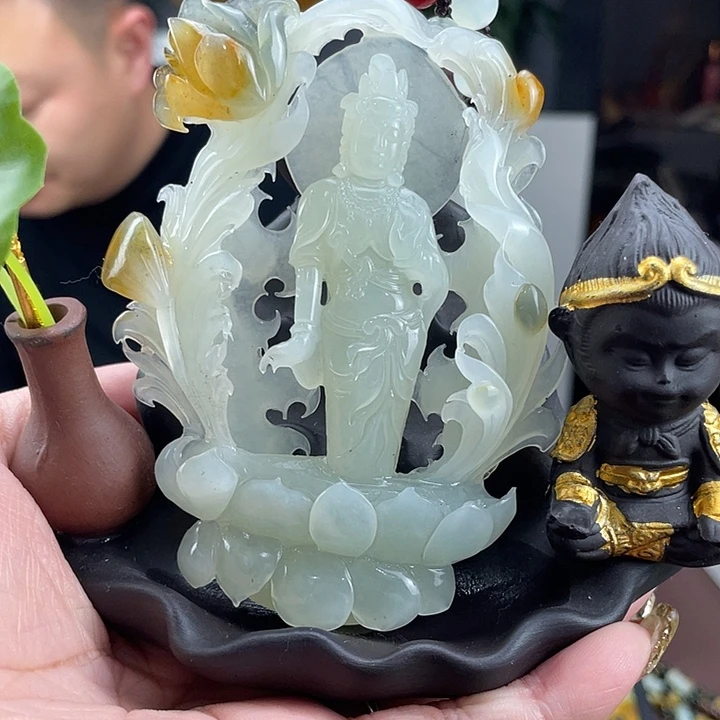 魚***妳蛇纹石玉未镶嵌颈饰