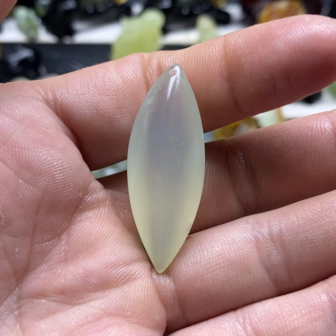 岫玉随形吊坠未镶嵌