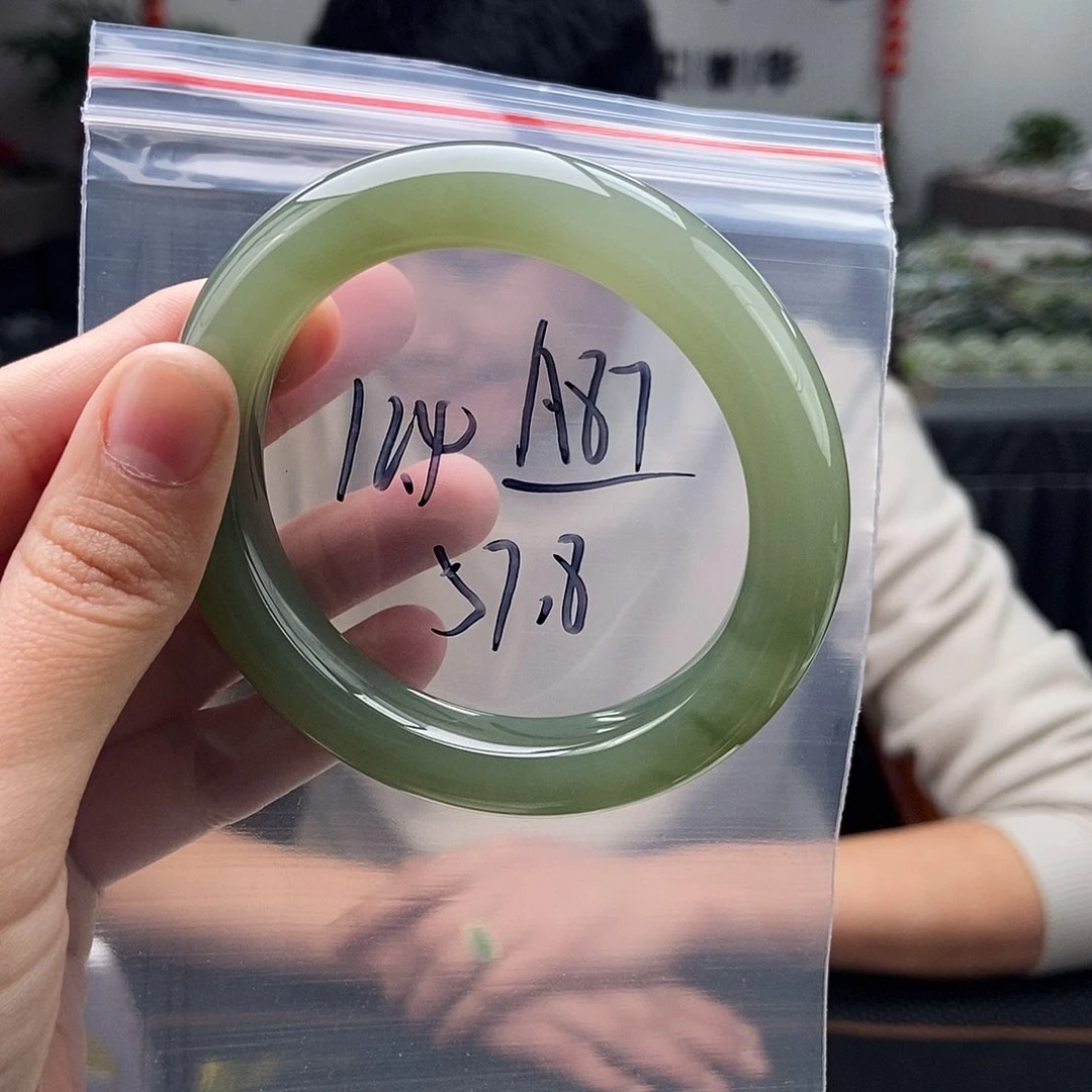 和田玉颜色多样性发拍一发一未镶嵌