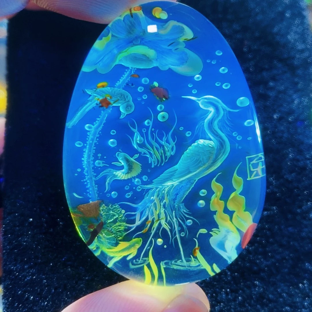 【闪购商品】未镶嵌颈饰金珀琥珀阴雕