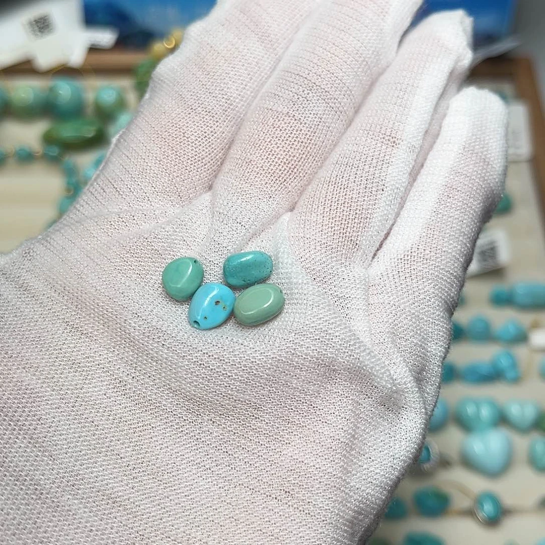 晔***子绿松石未镶嵌珠宝半成品