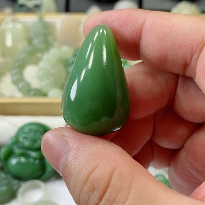 和田玉（碧玉）未镶嵌颈饰