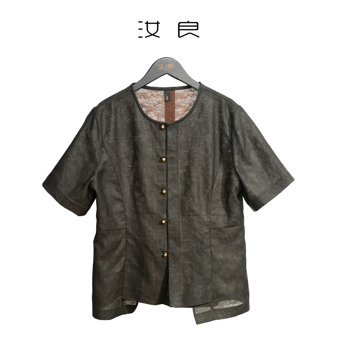 设计师款铜扣圆领上衣