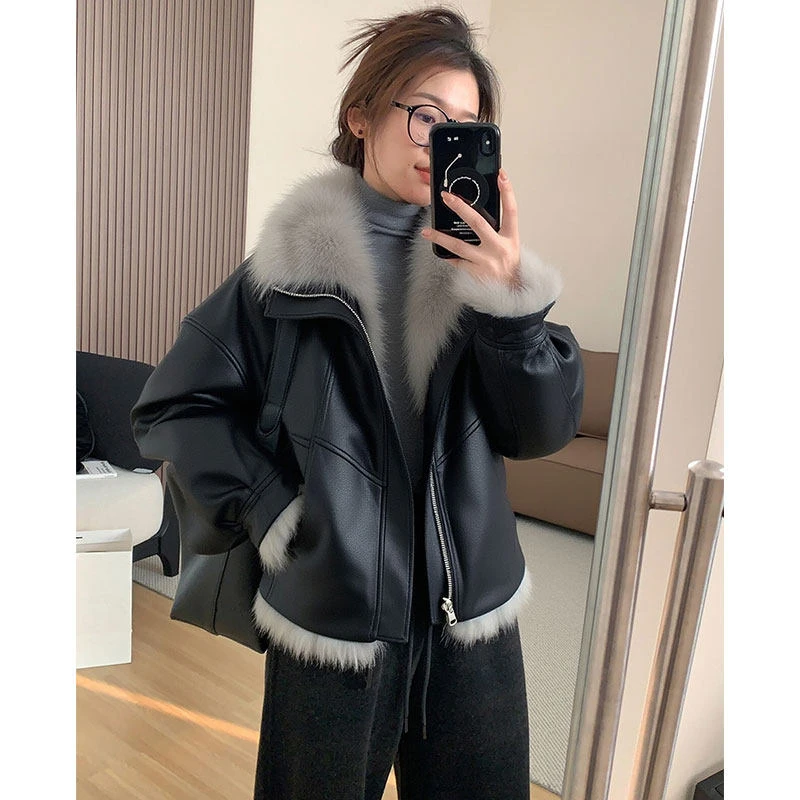 独特漂亮的冬装黑色翻领毛绒机车服加厚保暖羊羔绒夹克外套女