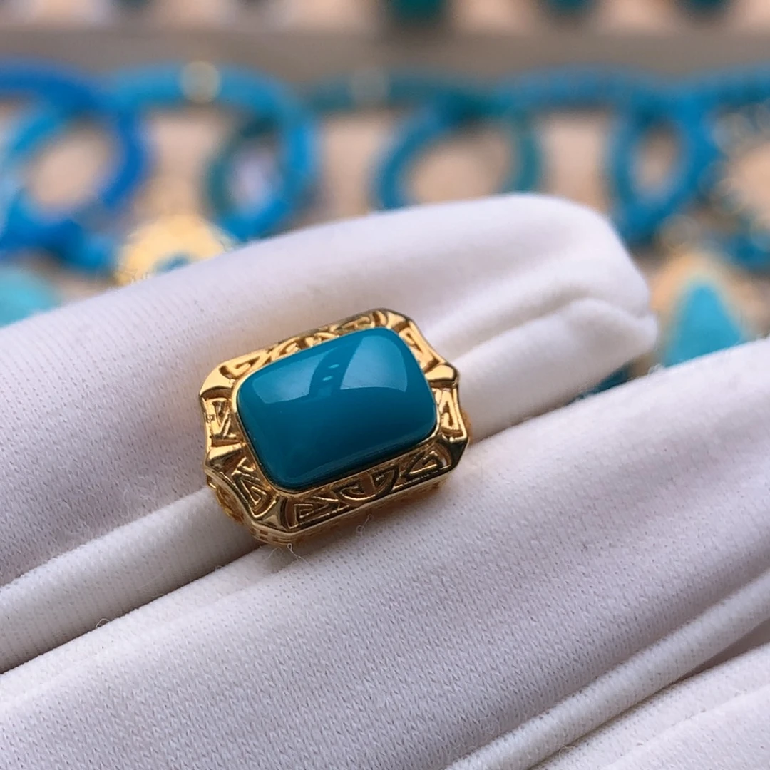 18K金镶嵌绿松石珠宝奇石