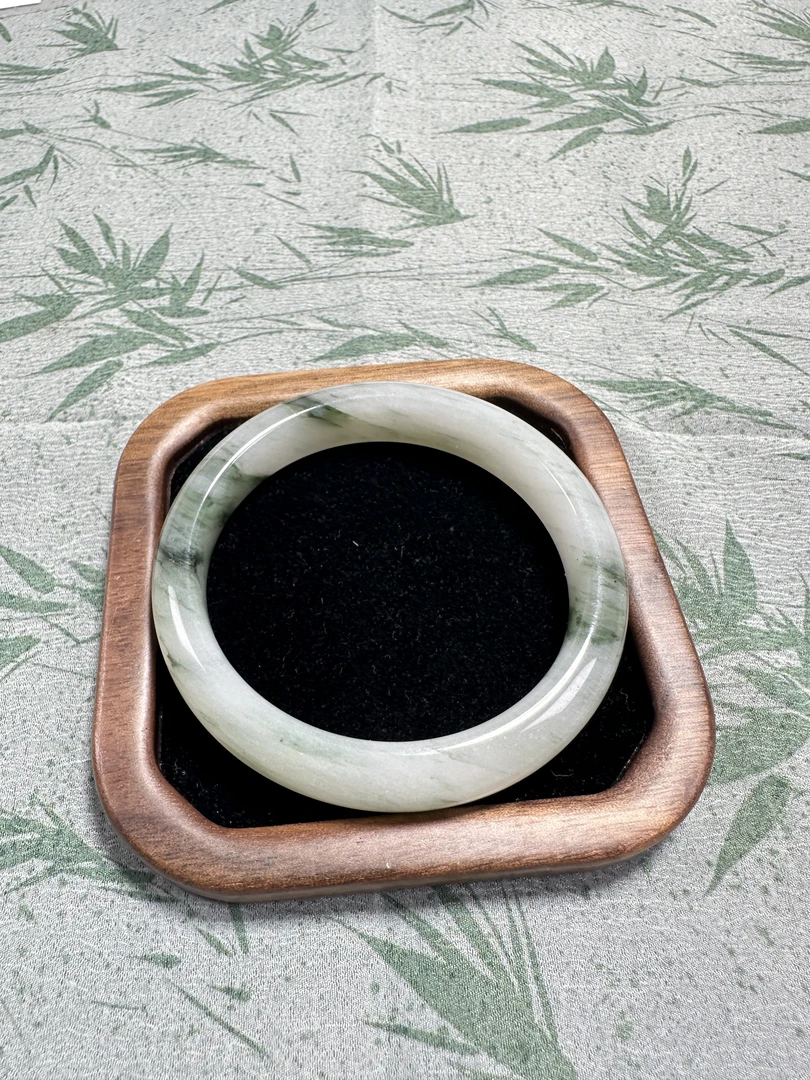 222天山翠 石英岩玉