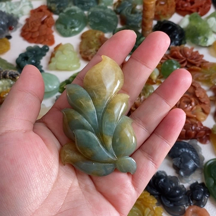 蛇纹石玉颈饰未镶嵌动***胖