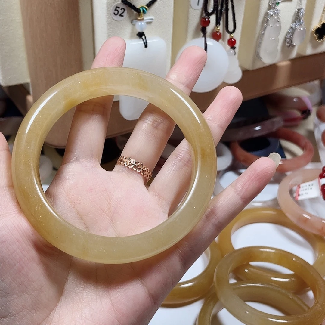 未镶嵌手镯石英质玉
