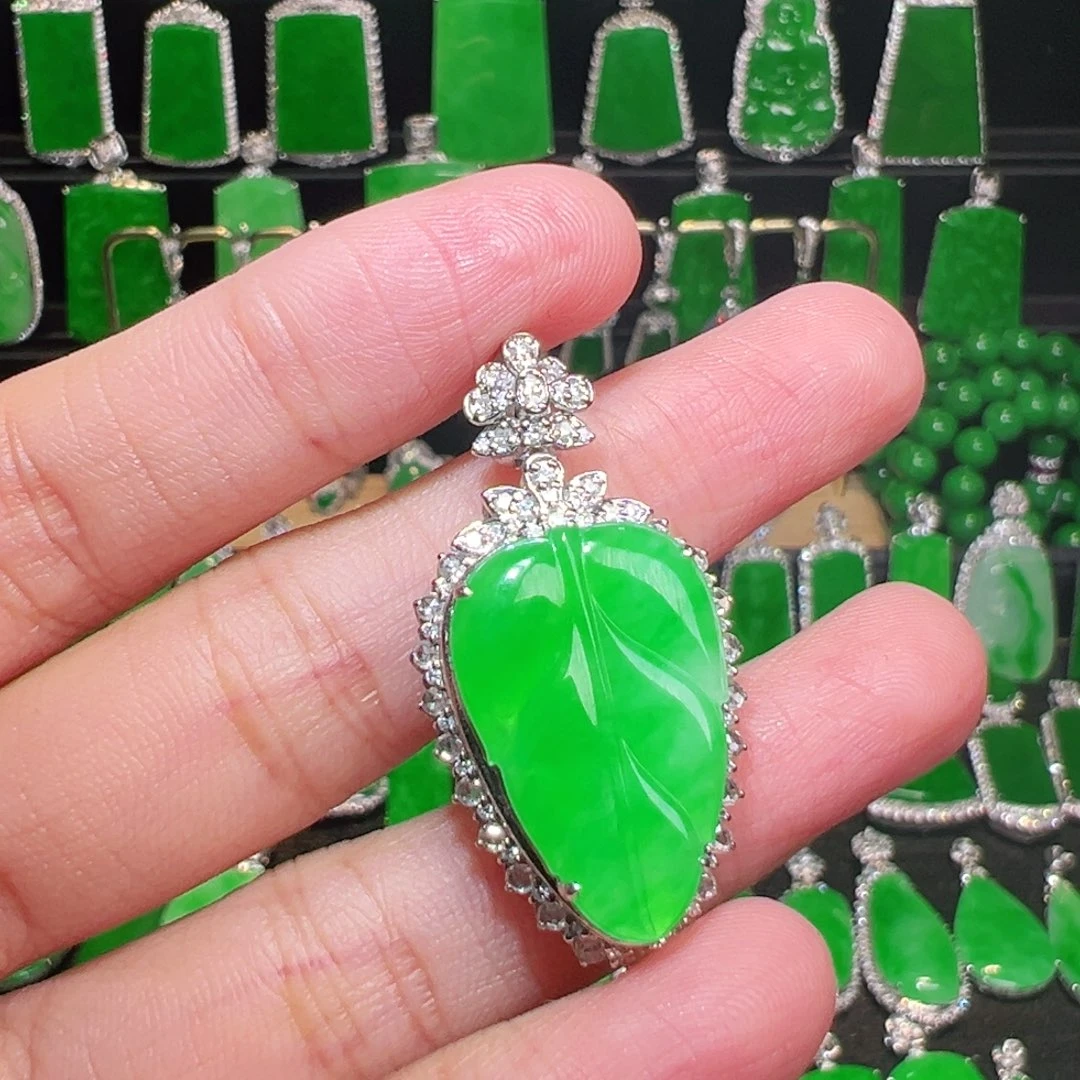 翡翠吊坠(不含链)18K金镶嵌