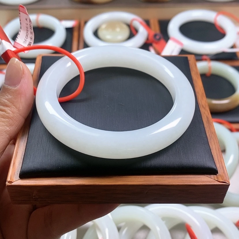 【闪购商品】和田玉手镯未镶嵌和田玉羊脂白60