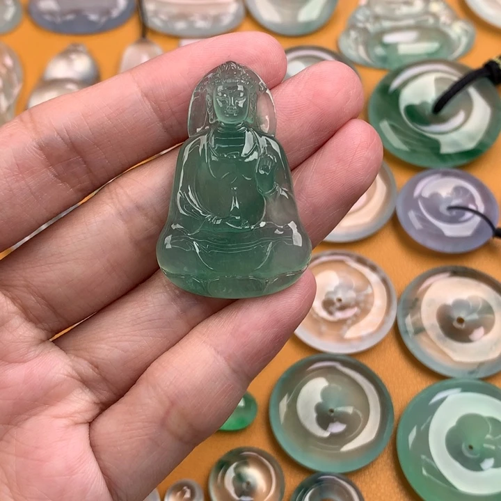 颈饰未镶嵌翡翠….