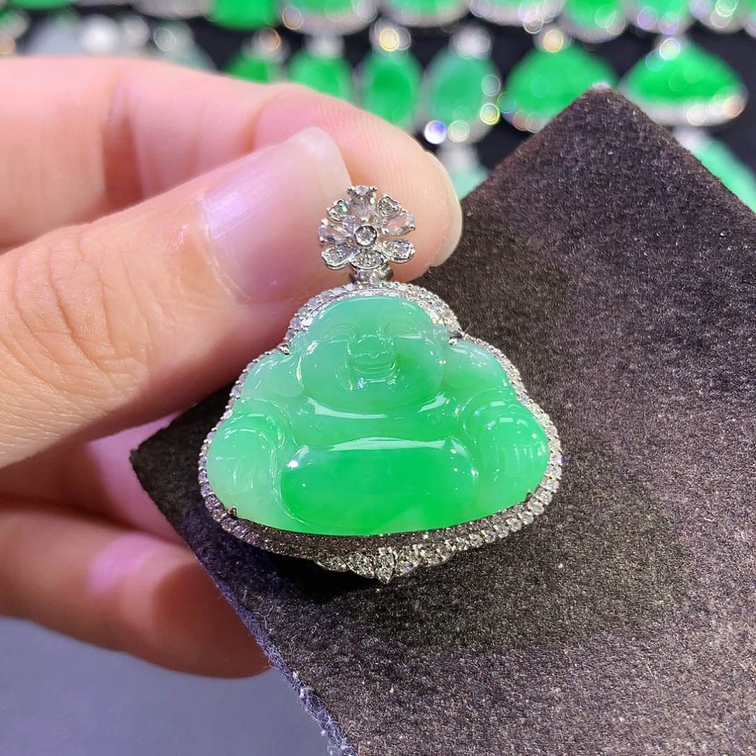 翡翠18K金镶嵌吊坠(赠链)