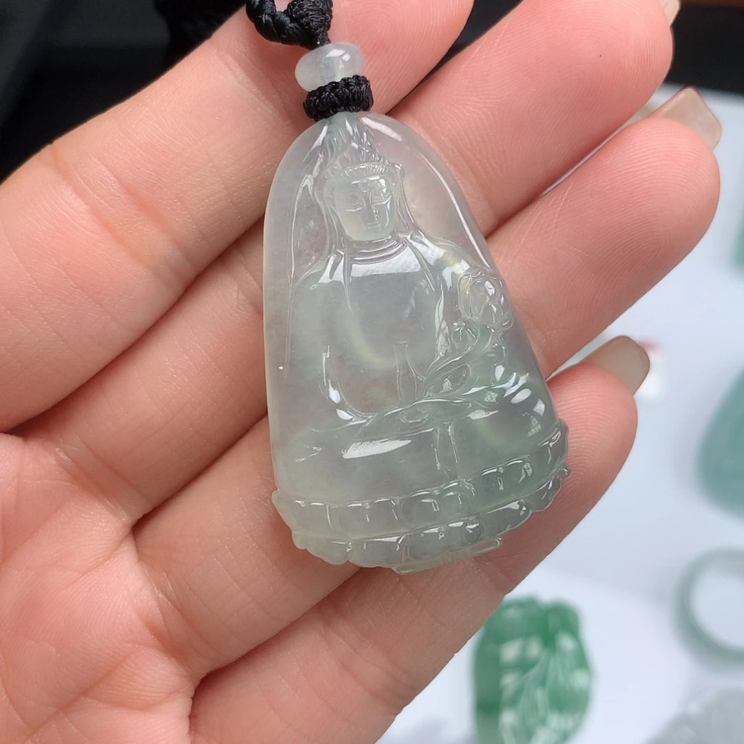 翡翠未镶嵌颈饰观音