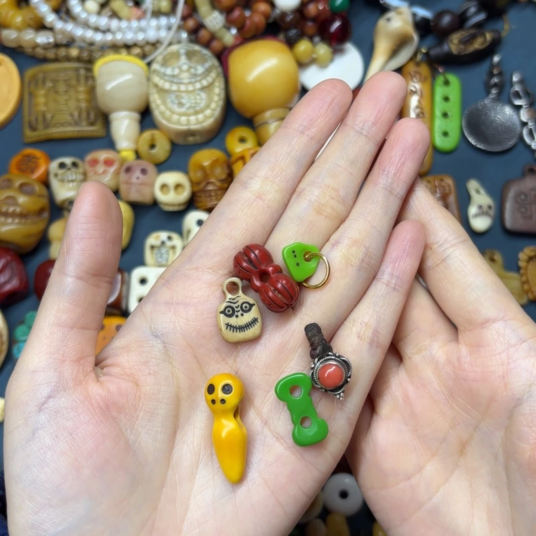 0****0配饰和其他饰物一样具有独特设计功能