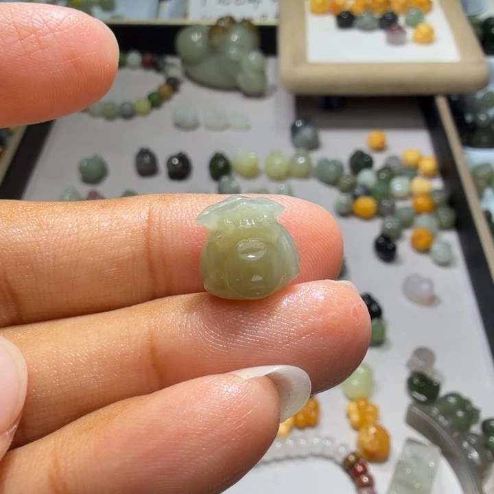 未镶嵌和田玉珠宝半成品
