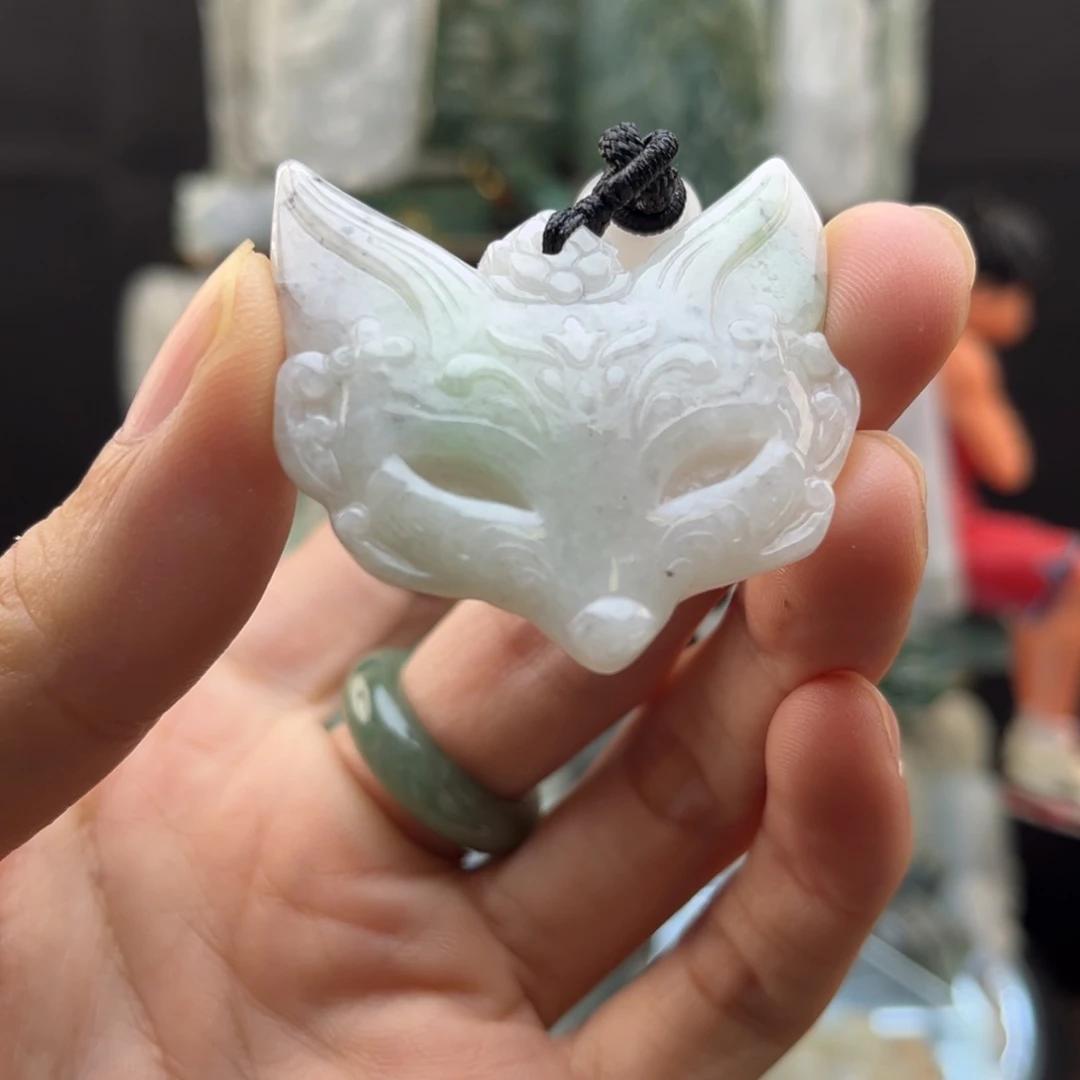 翡翠未镶嵌颈饰九尾