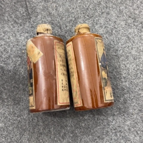 盘子瓶子手工手绘