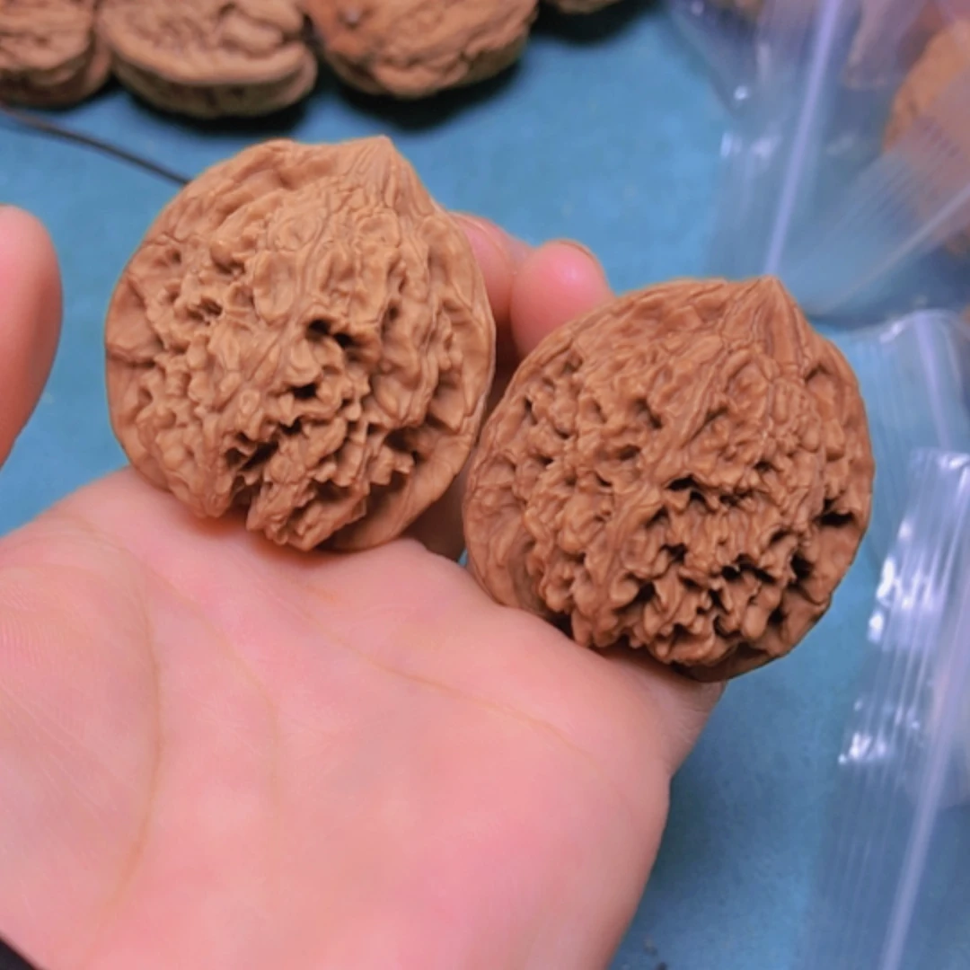 【闪购商品】摆件核桃39满天星黄尖出油