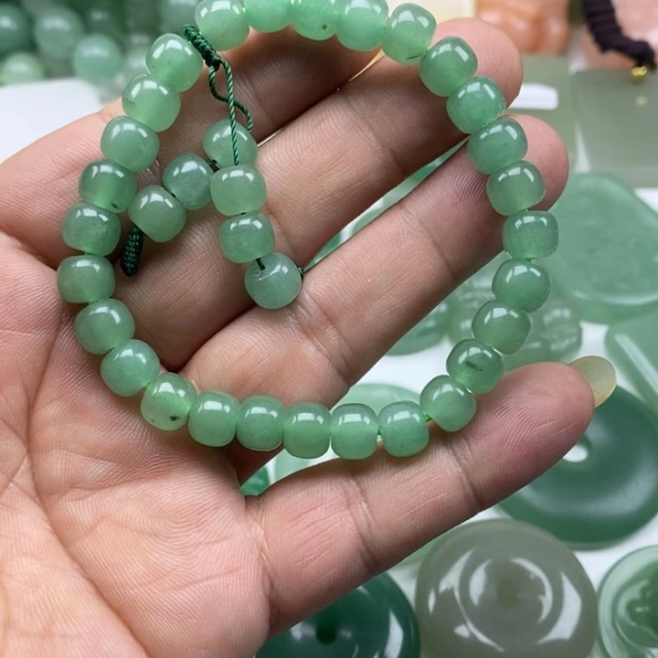 东陵石颈饰未镶嵌