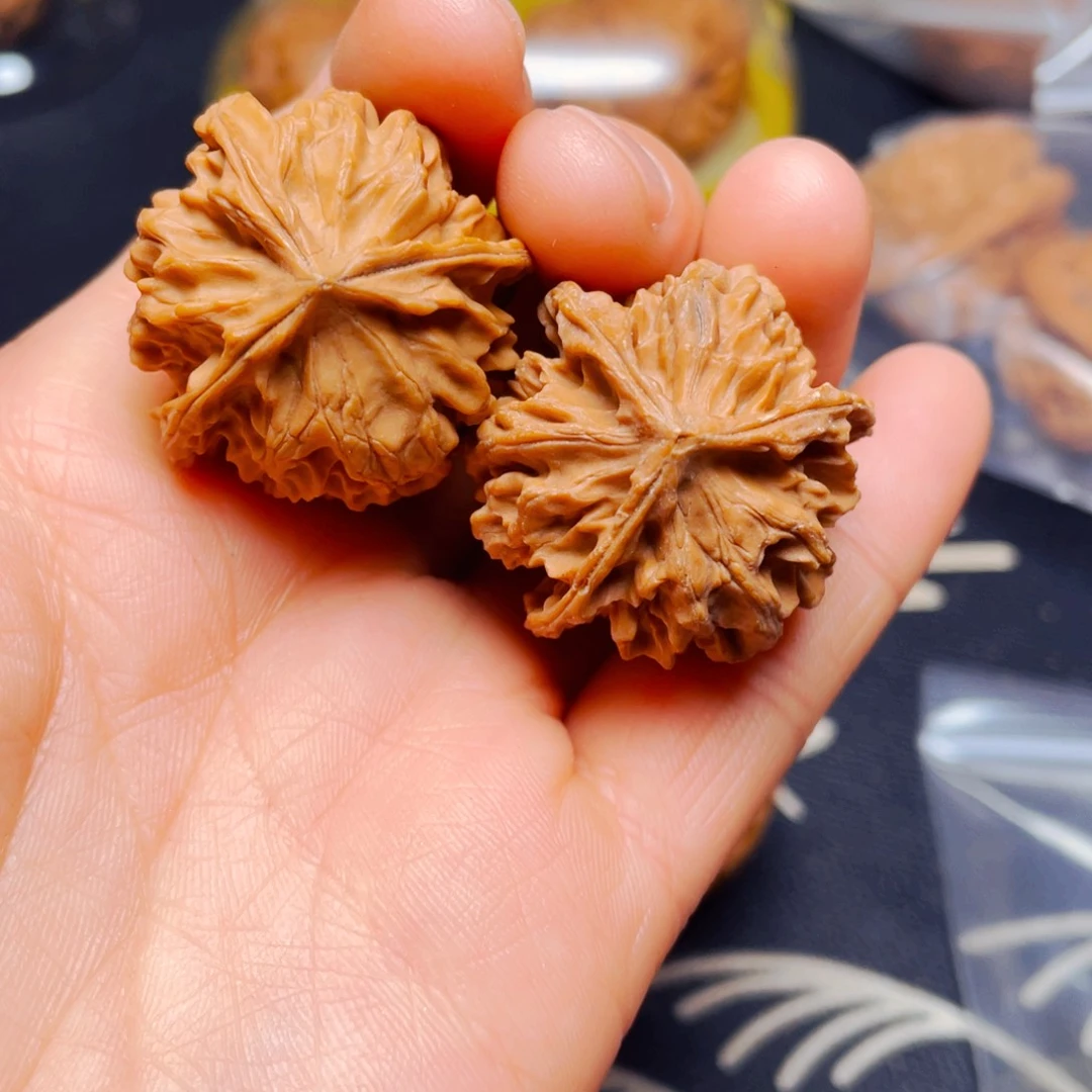 吊坠文玩核桃三愣子一对