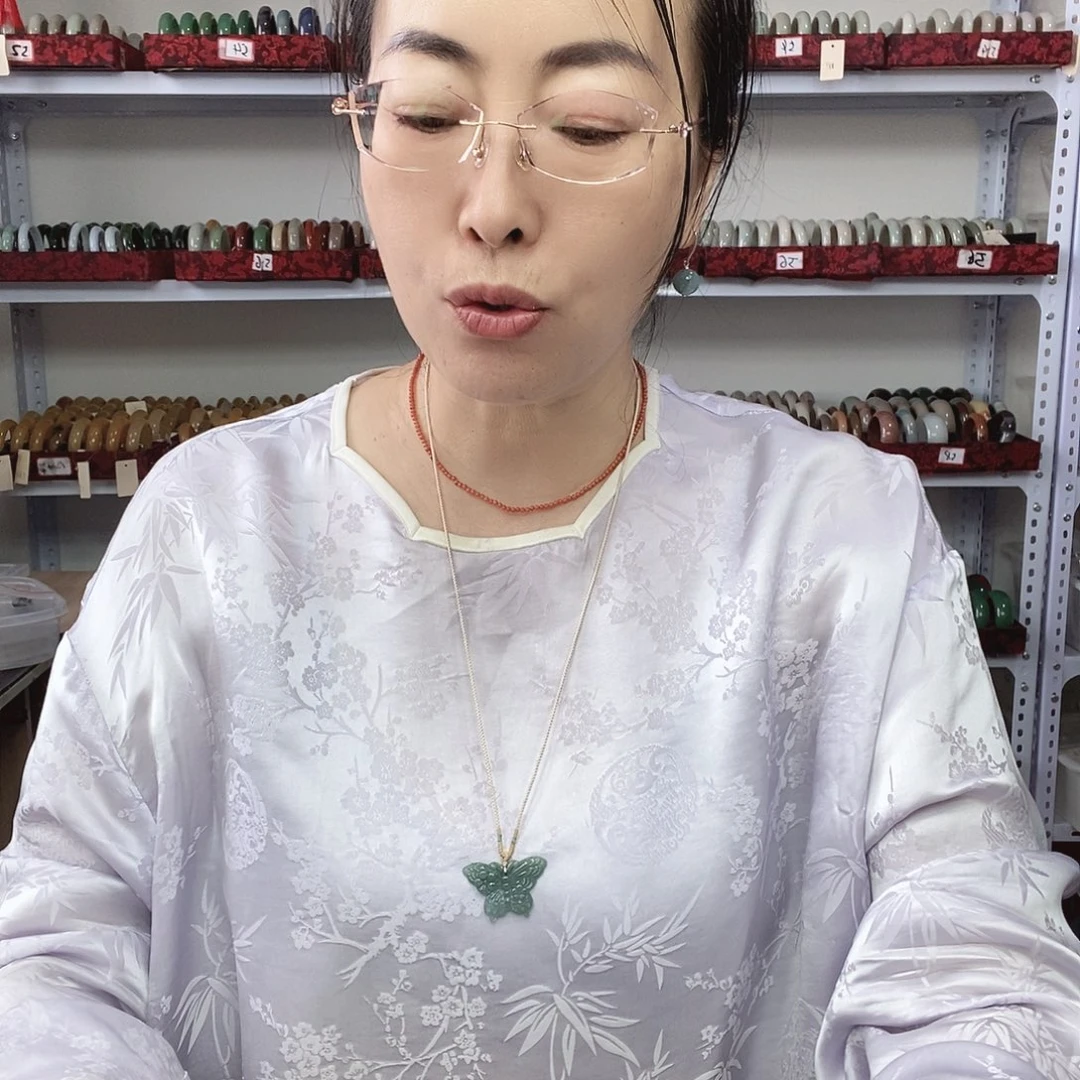 翡翠未镶嵌颈饰吊坠