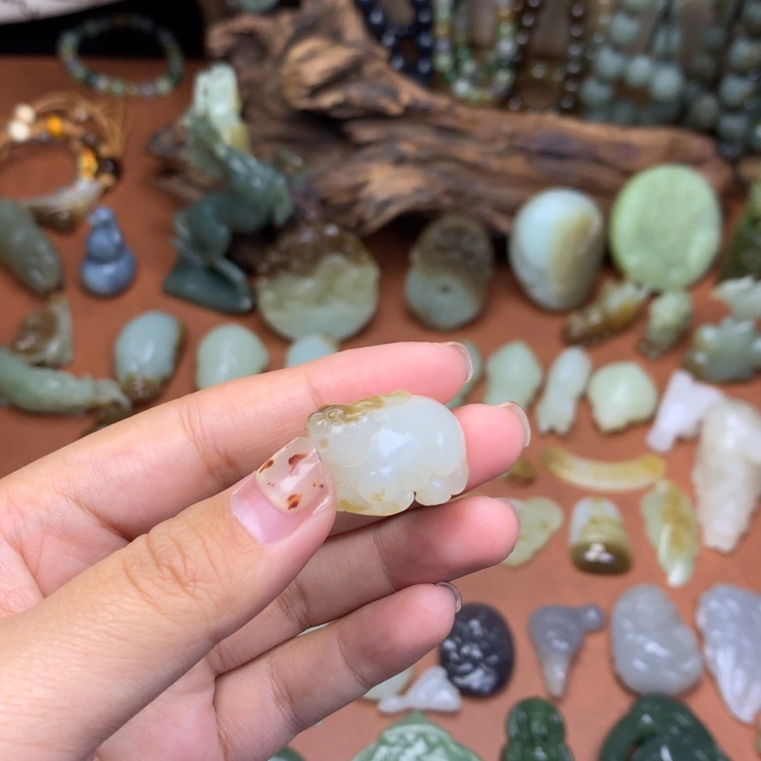 和田玉未镶嵌挂件