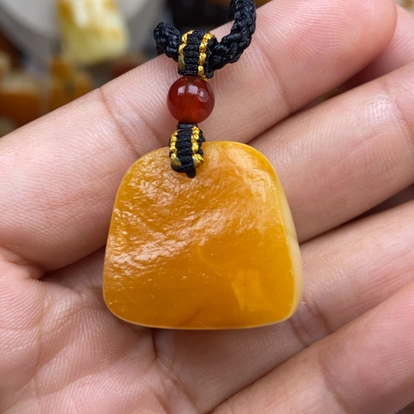 【闪购商品】琥珀颈饰未镶嵌