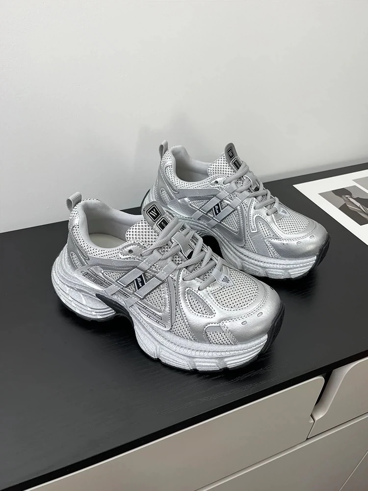 潮流品牌超轻便舒适老爹鞋