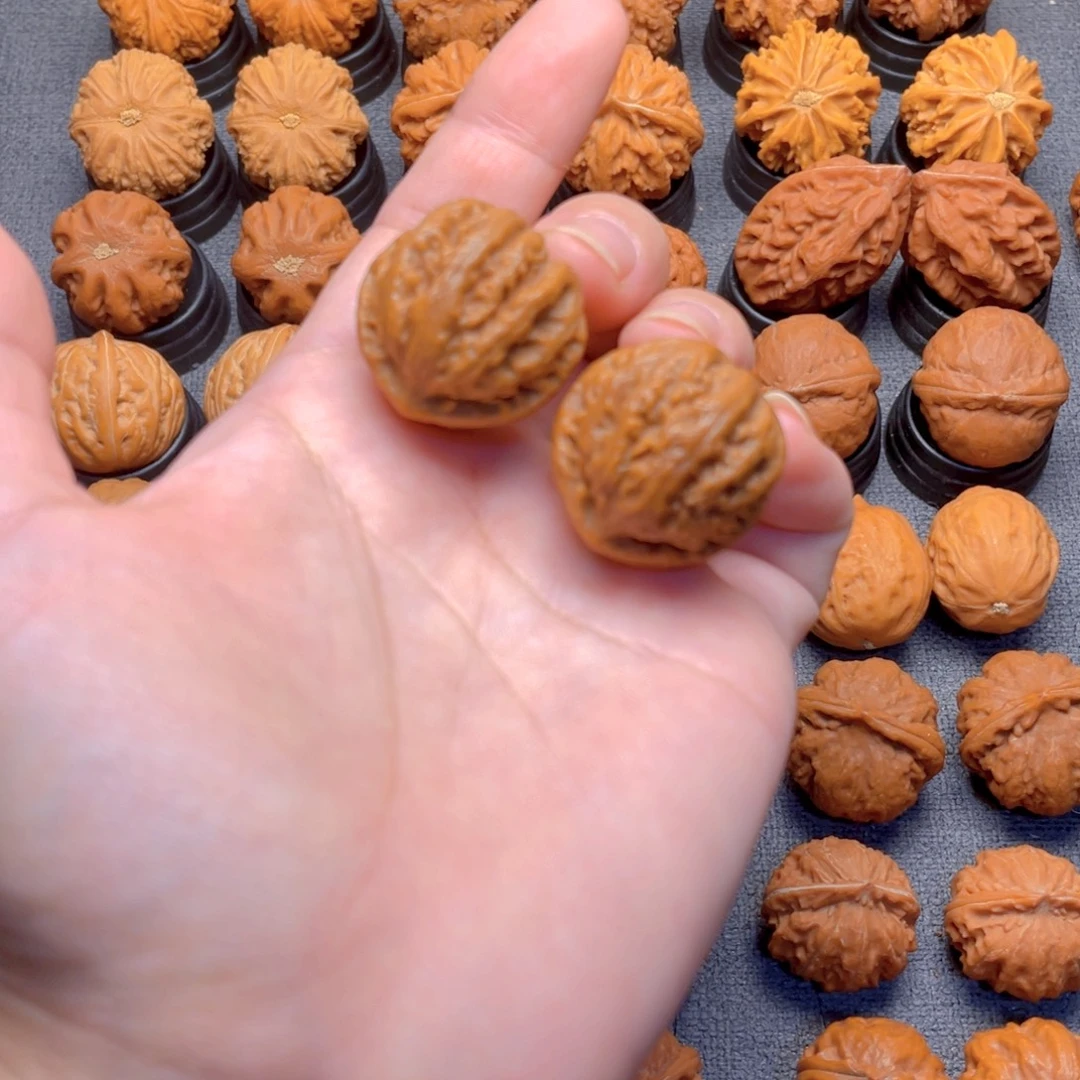 核桃文玩爆筋小桃子尖微磨