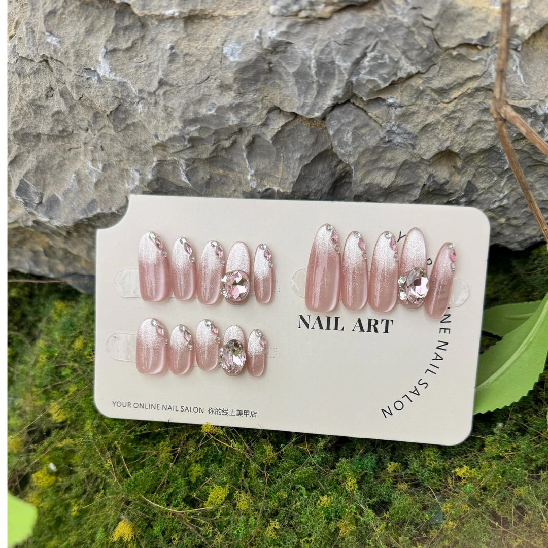 【荔枝乌龙】2025新款夏日粉嫩猫眼轻奢鸽子蛋锆石纯手工穿戴甲