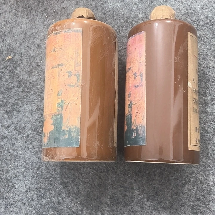 瓶子盘子手工手绘