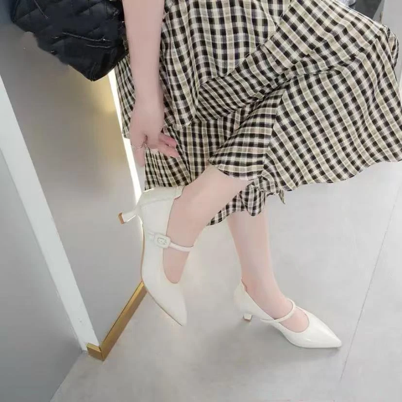 C3843 白色 时尚尖头细跟玛丽珍女浅口单鞋