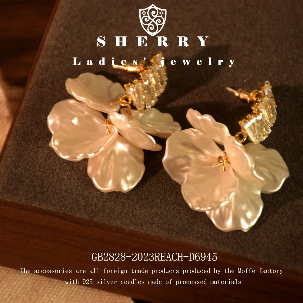 铜合金耳饰 专属设计师款纯白浪漫定耳钉~C-D6945