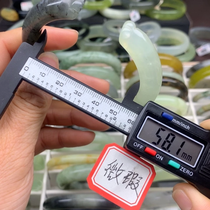 蛇纹石玉未镶嵌手镯746