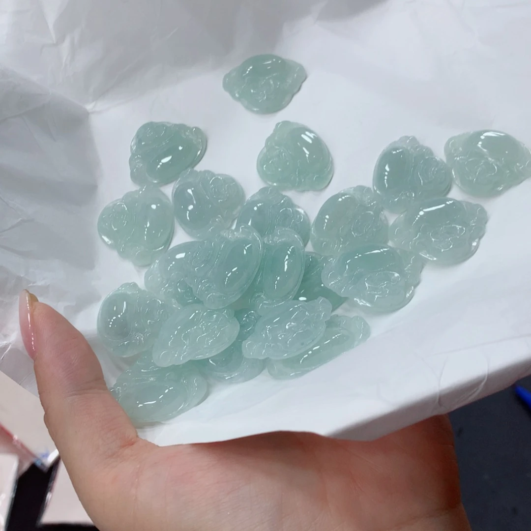 翡翠未镶嵌颈饰多样性发1