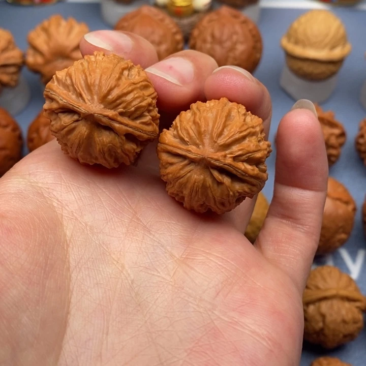 文玩核桃把件树皮球