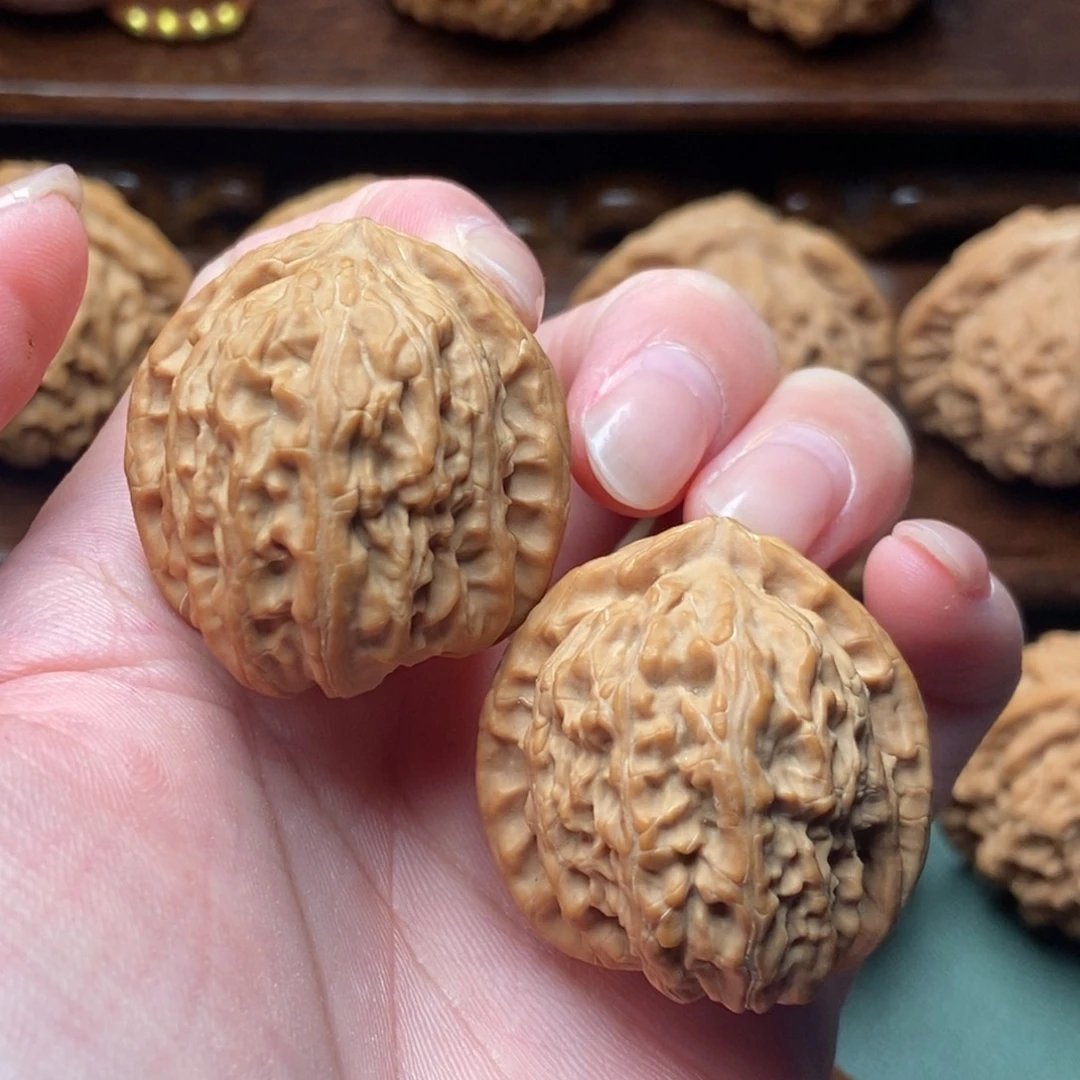 文玩核桃吊坠白狮子32尺2