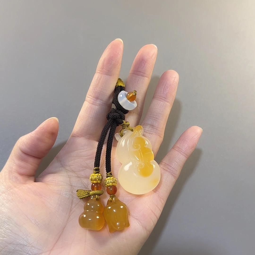 玛瑙/玉髓未镶嵌钥匙挂件