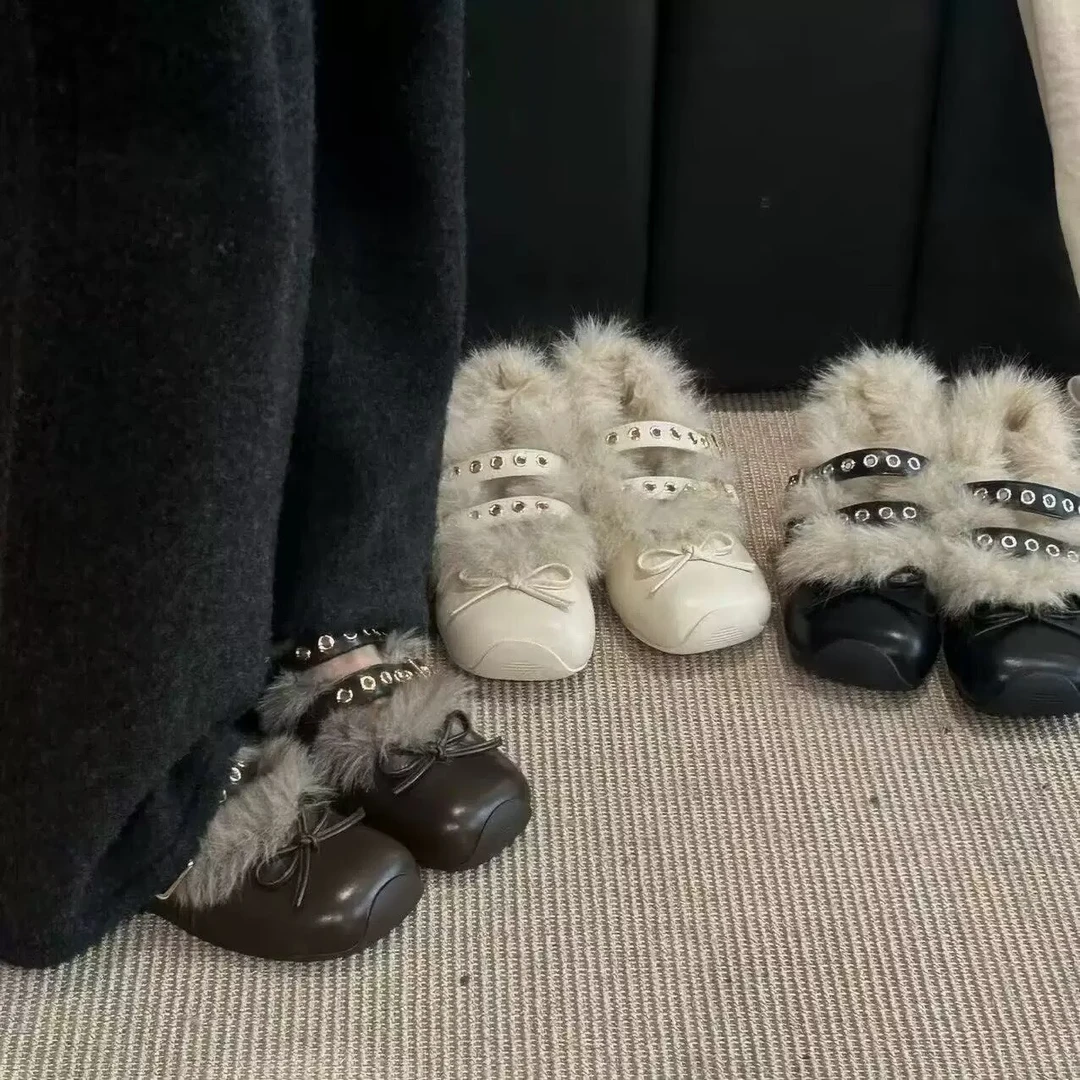 韩式毛毛玛丽珍鞋女款冬季新款小众一字扣小皮鞋软皮加绒保暖单鞋