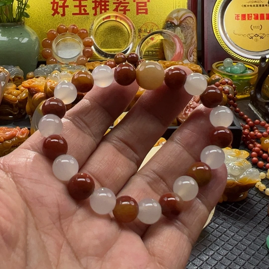 颈饰未镶嵌石英质玉