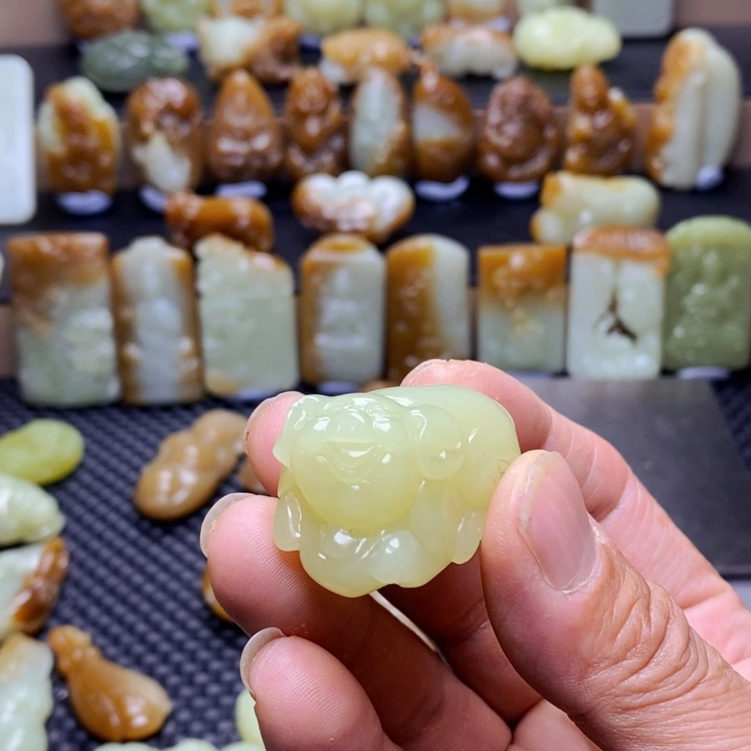 和田玉未镶嵌吊坠(不含链)