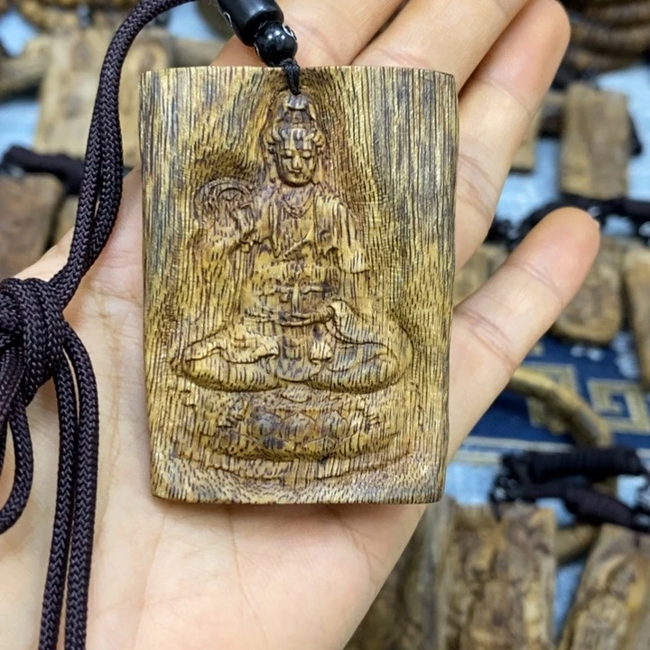 快***生手把件沉香14.4克雕刻观音