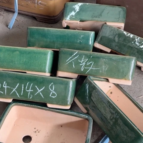 100-8。   微瑕。