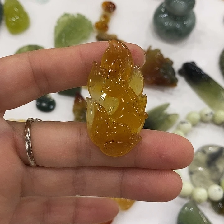 蛇纹石玉未镶嵌珠宝奇石