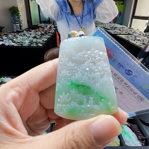 翡翠未镶嵌颈饰翡翠