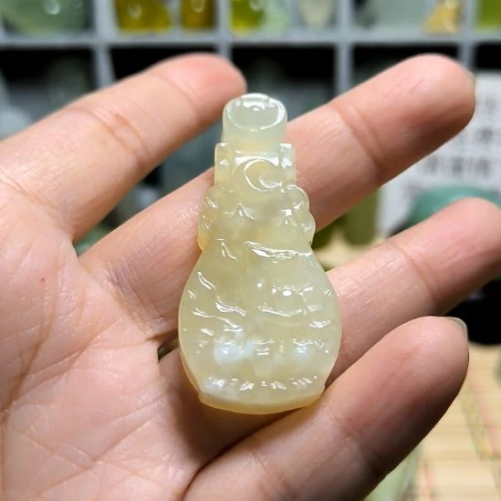未镶嵌蛇纹石玉颈饰