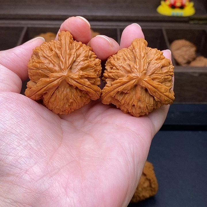 梦***疆把件文玩核桃白奔