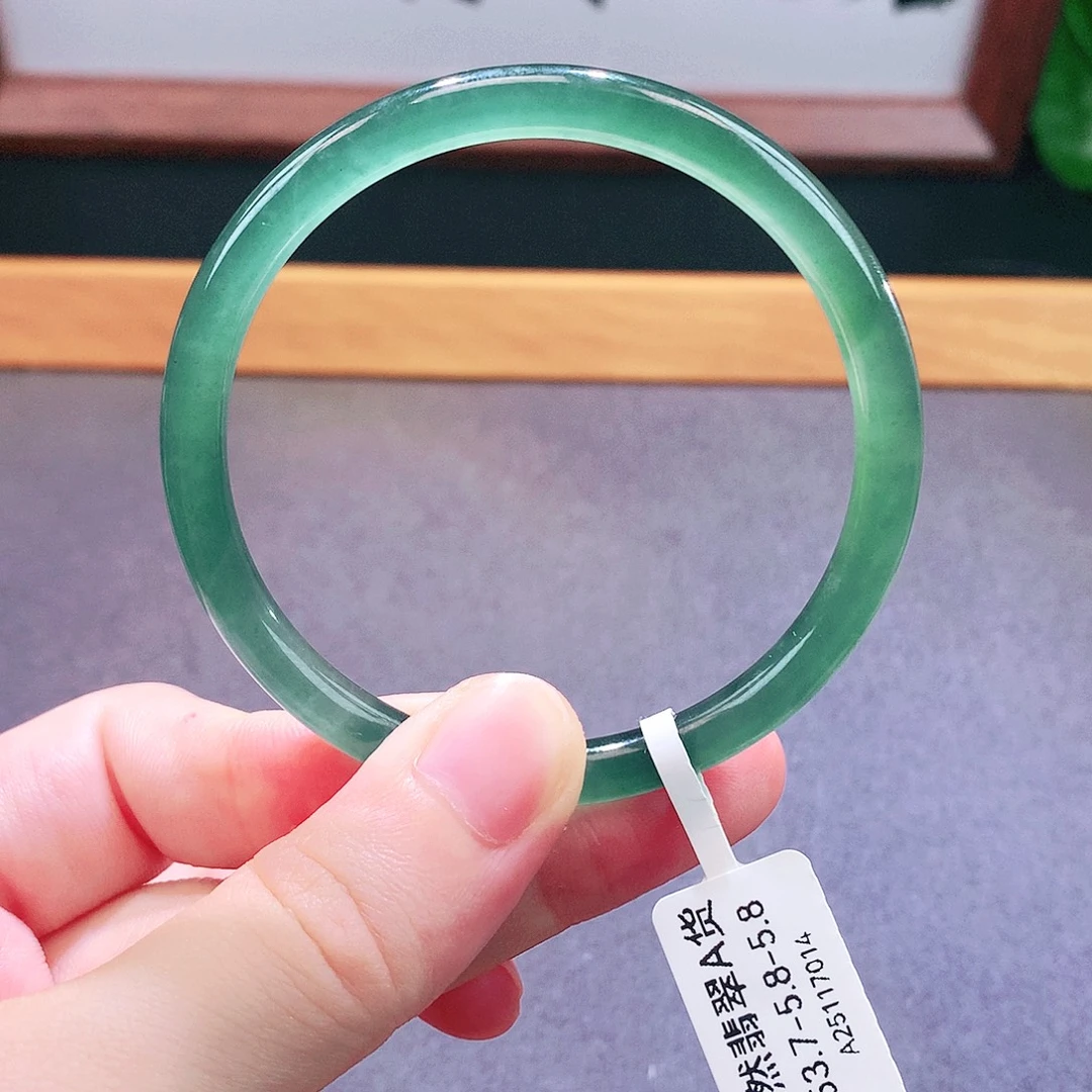 未镶嵌手镯翡翠天然翡翠