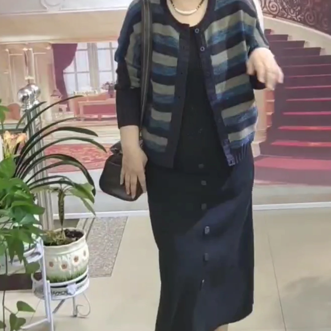 大码女装，开衫——8227号