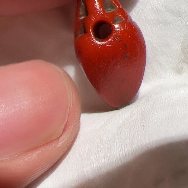 玻璃颈饰在这里的时候